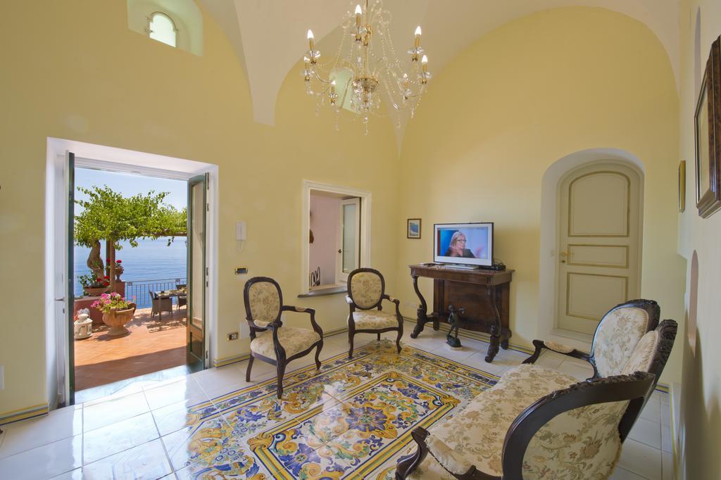 Palazzo Rocco Villa Sunshining In Love 普莱亚诺 外观 照片