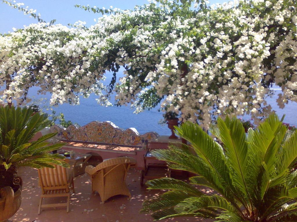 Palazzo Rocco Villa Sunshining In Love 普莱亚诺 外观 照片